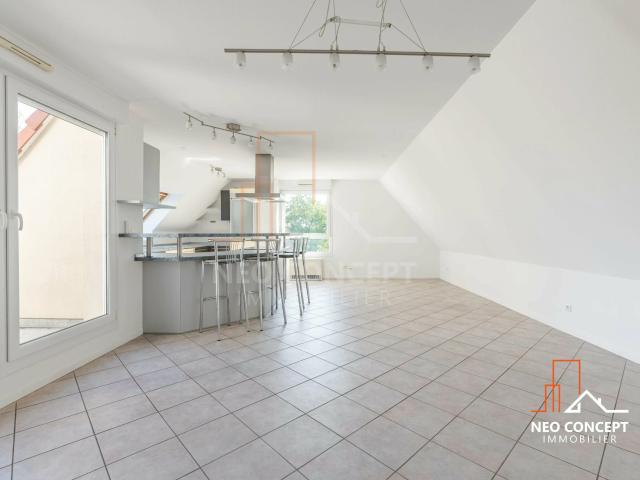 Beau 4 pièces de 94 m2 avec terrasse, parking, garage sis Gambsheim