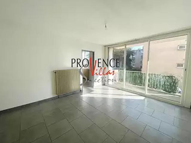 Beaucaire 30300 Achat / Vente appartement 4 pièces t4 parking