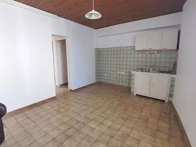 Beaucaire 30300 Location appartement 1 pièce t1 terrasse