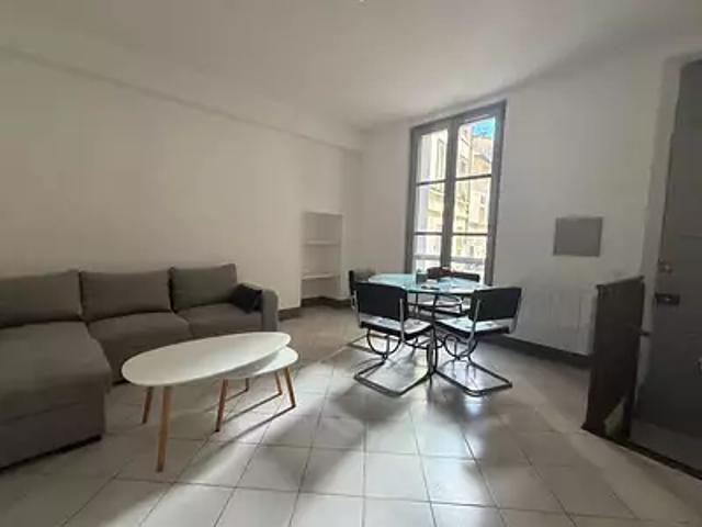 Beaucaire 30300 Location appartement 2 pièces t2 terrasse