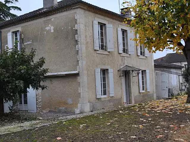 Beaucaire 32410 Achat / Vente maison 7 pièces t7 au dernier étage terrasse