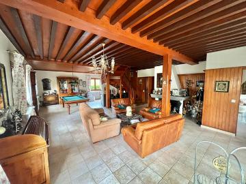 Beauchamp Chalet de 238 m2 sur 1051 m2 de terrain