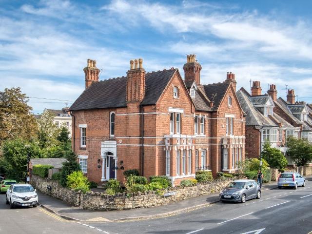 Beauchamp Hill, Leamington Spa CV32, 6 bed semi detached house to rent, £3,500 pcm | PrimeLocation