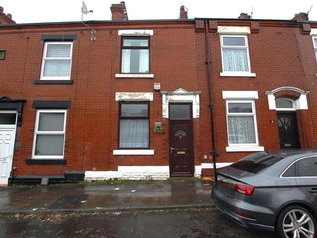 Beauchamp Street, Greater Manchester OL6 2 bed terraced house to rent £875 pcm £202 pw