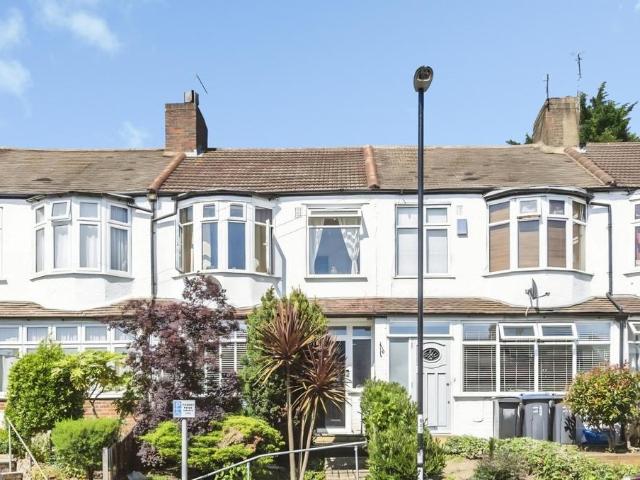 Beauchamp Road, London SE19 3 bed terraced house to rent £2,400 pcm £554 pw