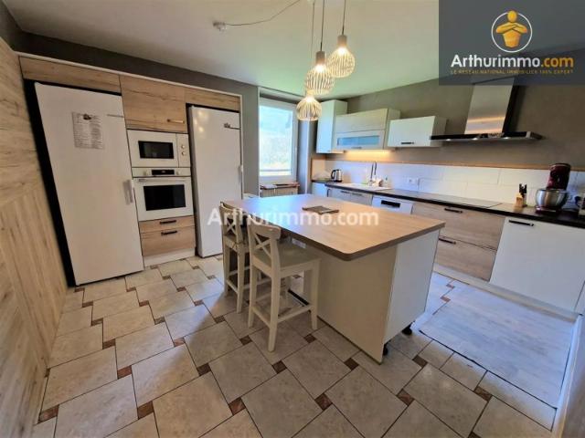 BEAUFORT 39 JURA, à vendre maison en pierres de prestige + gîte touristique, parc clos et arboré de 3 355 m²