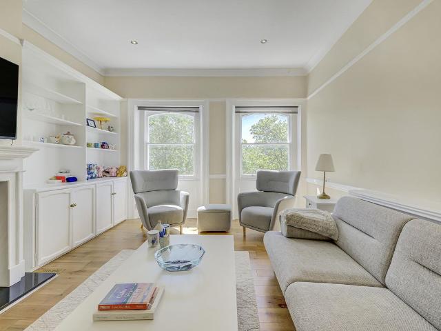 Beaufort Gardens, Knightsbridge SW3, 2 bed flat to rent, £4,500 pcm | PrimeLocation