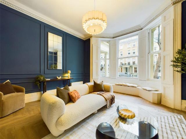 Beaufort Gardens, London SW3 2 bed serviced apartment to rent £12,350 pcm £2,850 pw