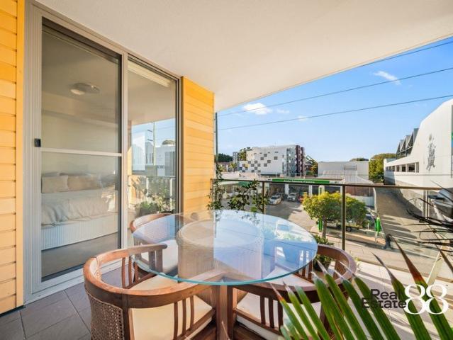 Beaufort, Lifestyle, Convenience: Stylish North Facing Luxton Living!