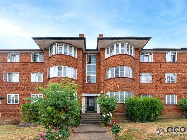 Beaufort Park, London NW11 3 bed apartment to rent £2,400 pcm £554 pw