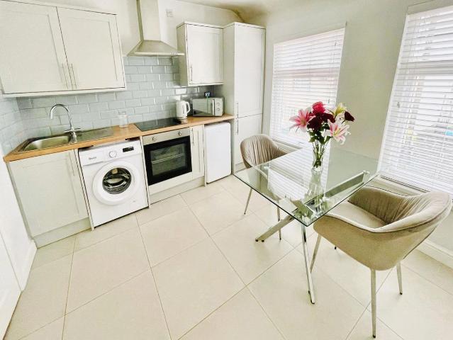 Beaufort Rise, Ebbw Vale NP23, 1 bed flat to rent, £600 pcm | PrimeLocation