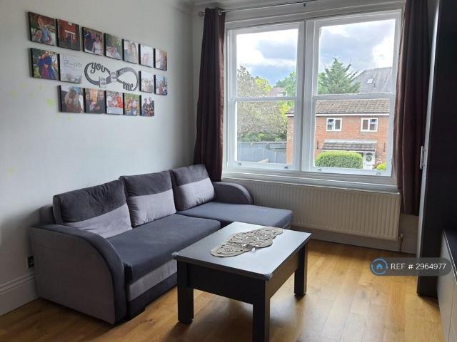 Beaufort Road, Kingston Upon Thames, KT1 1 bed flat to rent £1,600 pcm £369 pw