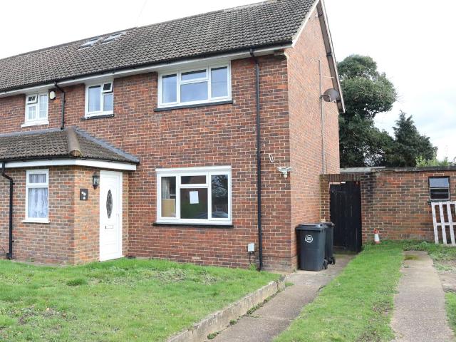 Beaufort Road, Woking GU22, 3 bed end terrace house to rent, £2,200 pcm | PrimeLocation