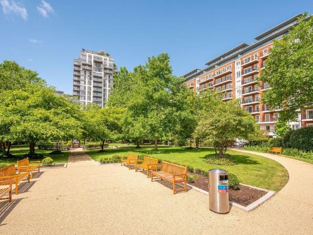 Beaufort Square, Colindale, LONDON, NW9 2 bed flat to rent £2,800 pcm £646 pw