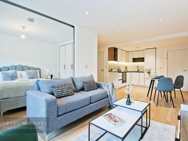 Beaufort Square, Fairbank House NW9, 1 bed flat to rent, £1,600 pcm | PrimeLocation