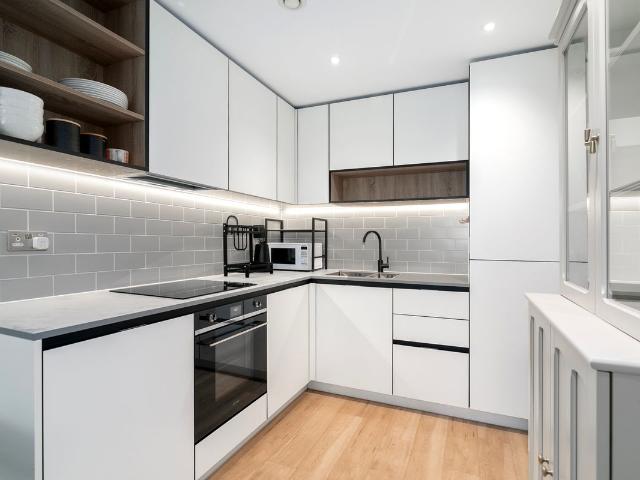 Beaufort Square, London NW9, 2 bed flat to rent, £2,400 pcm | PrimeLocation