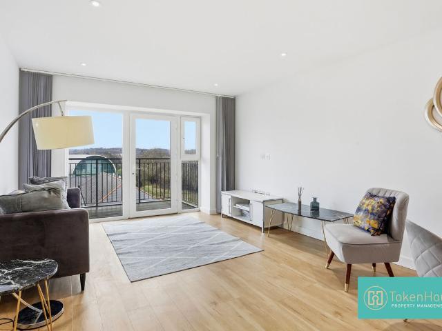 Beaufort Square, London NW9, 2 bed flat to rent, £2,250 pcm | PrimeLocation