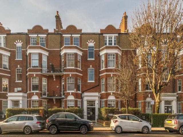 Beaufort Street, London SW3 3 bed flat to rent £4,150 pcm £958 pw