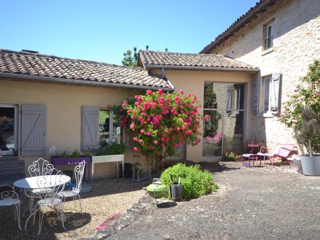 Beaujolais Pierres dorées, Propriété, 350 m2 hab 5 chambres, terrain 1996 m2, vue magnifique