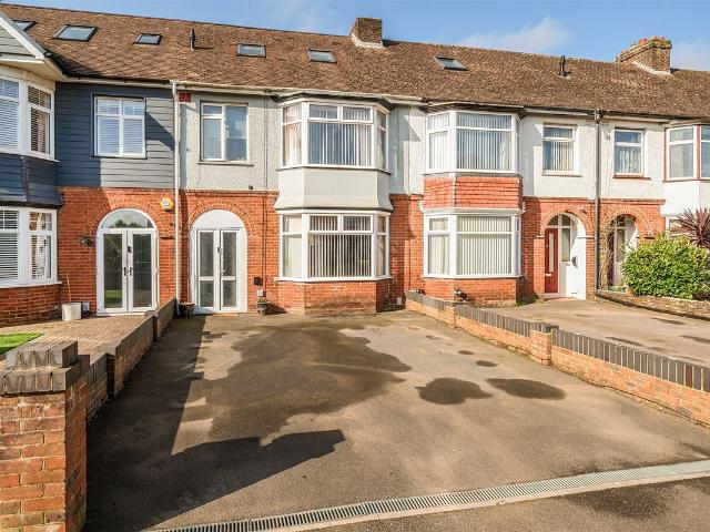 Beaulieu Avenue, Portchester PO16, 5 bed property to rent, £1,850 pcm | PrimeLocation
