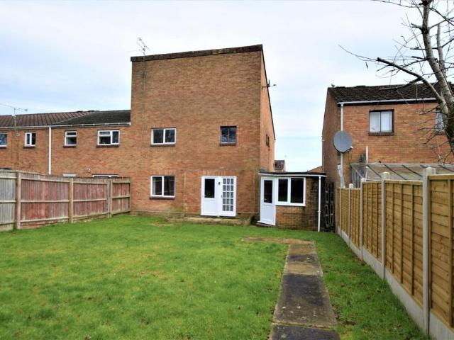 Beaulieu Close, Toothill, Swindon 4 bed end of terrace house to rent £1,350 pcm £312 pw