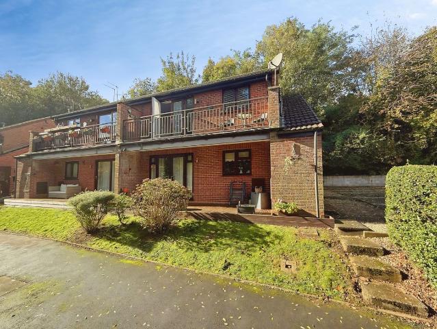 Beaulieu Close, Kidderminster DY11, 2 bed flat to rent, £900 pcm | PrimeLocation