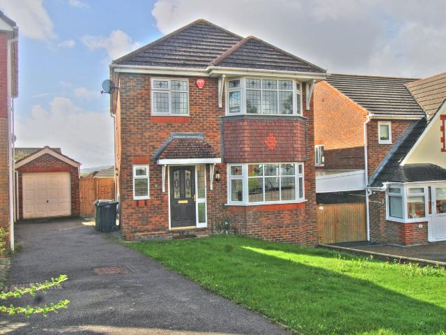 Beaulieu Drive, Stone Cross, Pevensey BN24, 4 bed detached house to rent, £2,100 pcm | PrimeLocation