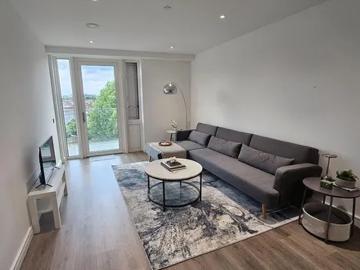 Beaulieu House, 15 Glenthorne Road, London, W6 0BU, United Kingdom | 2 bed apartment for rent #128946000 | Rentberry