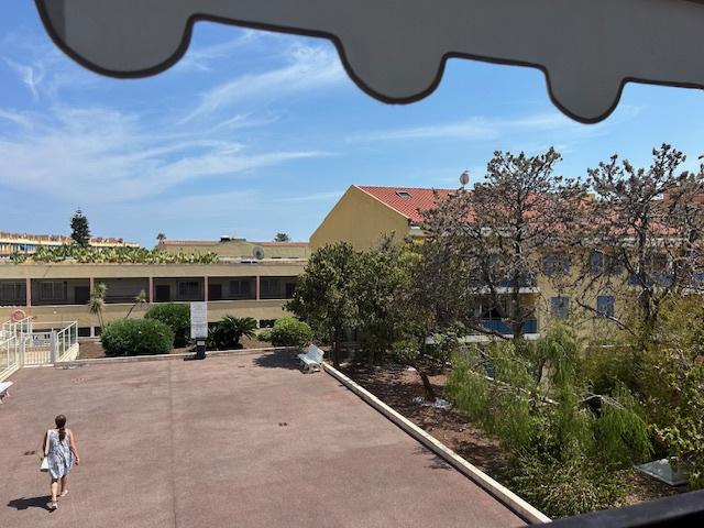 BEAULIEU SUR MER APPARTEMENT CENTRE VILLE TERRASSE PISCINE 55M2