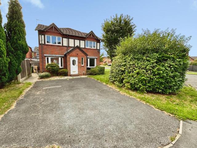 Beaumont Chase, Bolton BL3 3 bed semi detached house to rent £1,100 pcm £254 pw