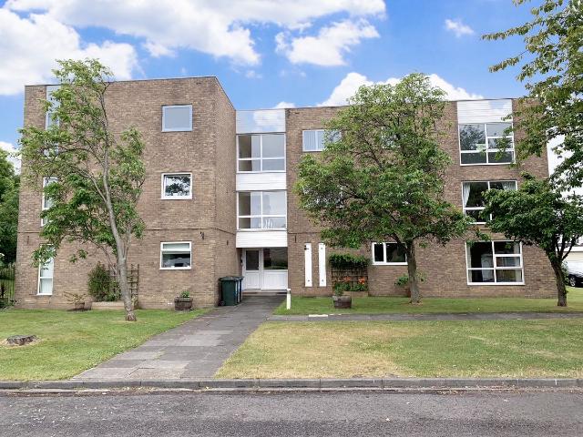 Beaumont Court, Whitley Bay NE25, 2 bed flat to rent, £800 pcm | PrimeLocation