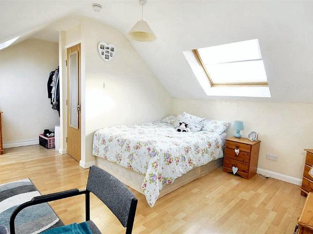 Beaumont Road, Flat 3, Plymouth PL4 3 bed apartment to rent £2,210 pcm £510 pw