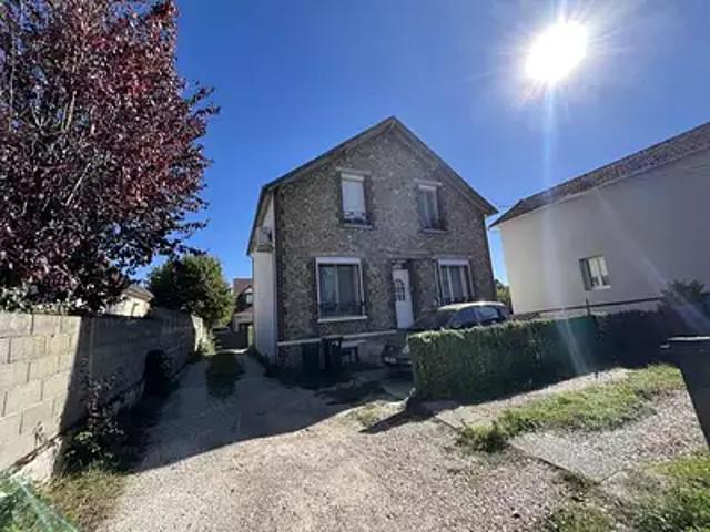 Beaumont sur Oise 95260 Location appartement 3 pièces t3 terrasse parking