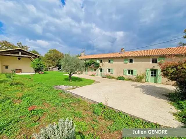 Beaussais Vitré 79370 Achat / Vente maison 7 pièces t7 terrasse parking