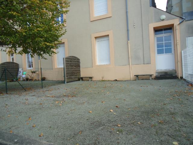 BEAUPREAU, appartement T.2 en centre ville