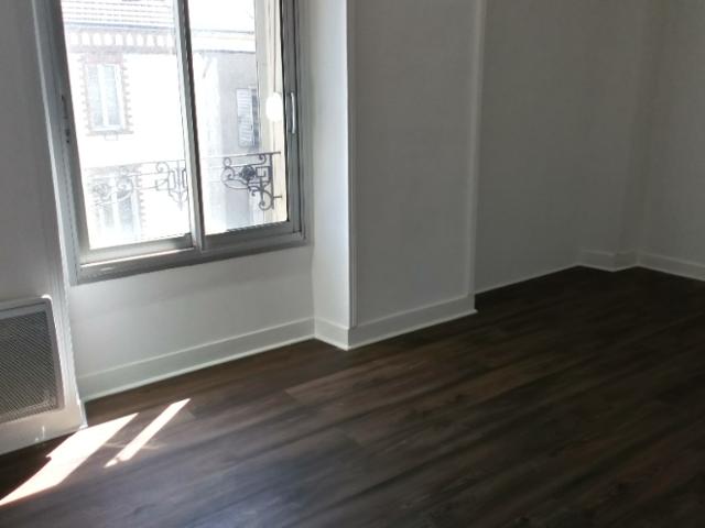 BEAUPREAU, appartement T.2 rénové en centre ville