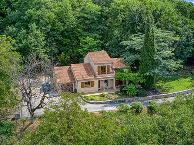 Beauregard de Terrasson 24120 Achat / Vente maison 5 pièces t5 au dernier étage parking