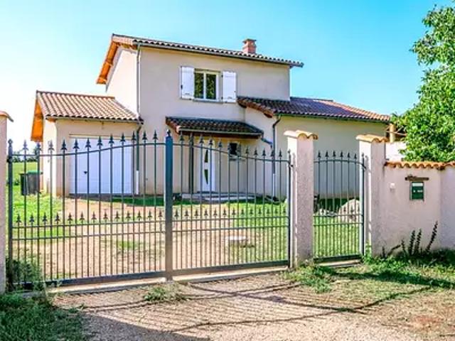 Beauregard l'Evêque 63116 Location maison 5 pièces t5 terrasse