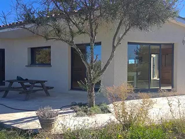Beauregard l'Evêque 63116 Location maison 7 pièces t7 terrasse