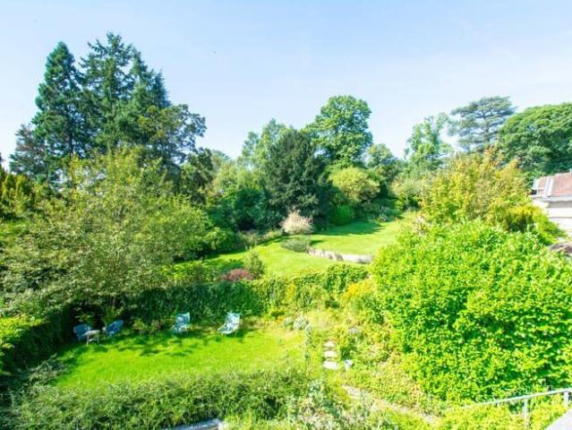 Beautful furnished 1br. ap. with TERRACE and shared GARDEN