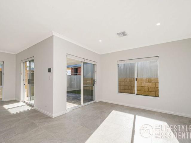 BEAUTFULLY FINISHED & SPACIOUS LIVING AREAS