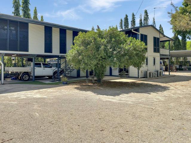 Beautiul Executive Home with Downstairs Accommodation