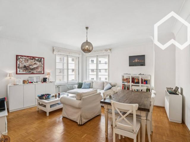 Beautiful 3.5 room period apartment in prime Schwabing West location, Munchen Amsterdam Apartments for Rent