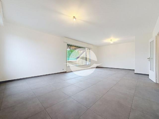 Beautiful 3.5 room renovated apartment on the top floor