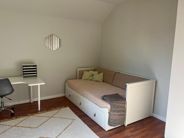 Beautiful 3 1/2 rooms apartment in historical building / 4 min walk to main station Düsseldorf / quiet tree avenue, Dusseldorf Amsterdam Apartments for Rent