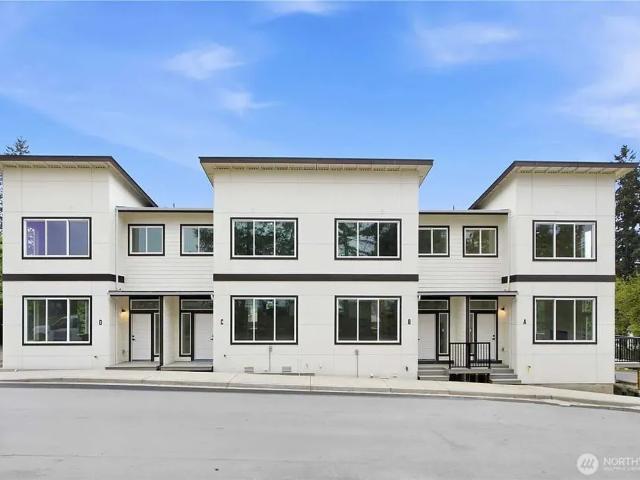 Beautiful 3 Bed, 3 Bath Home!