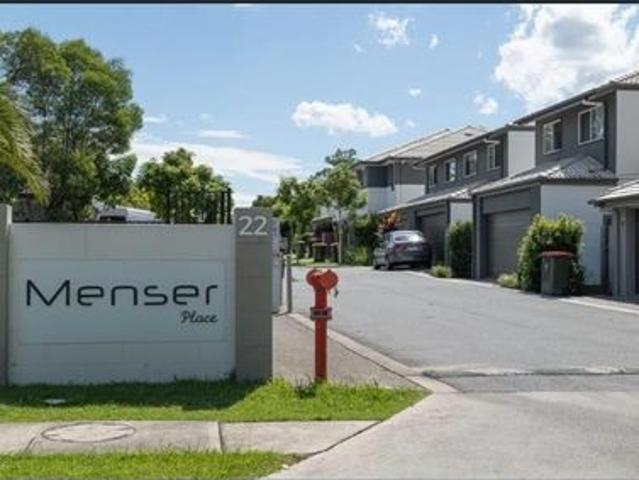 Beautiful 3 Bed 2 Bath Townhouse located in a quite complex