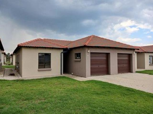 beautiful 3 bed, 2 bath unit with 2.