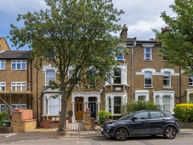 Beautiful 3 Bedroom Near Caledonian Road