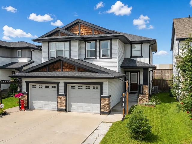 Beautiful 3 Bedroom Air Conditioned Half Duplex in Secord w/ Finished Basement